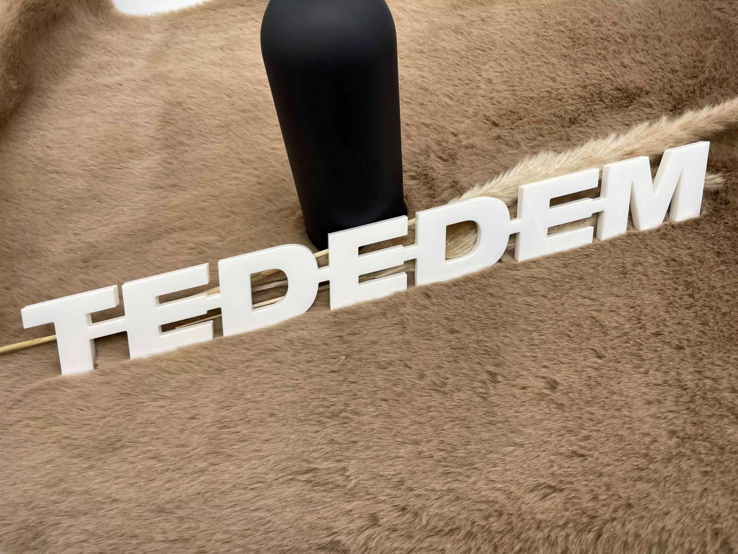 TEDEDEM Logo - Plexiglas Wit - 8mm